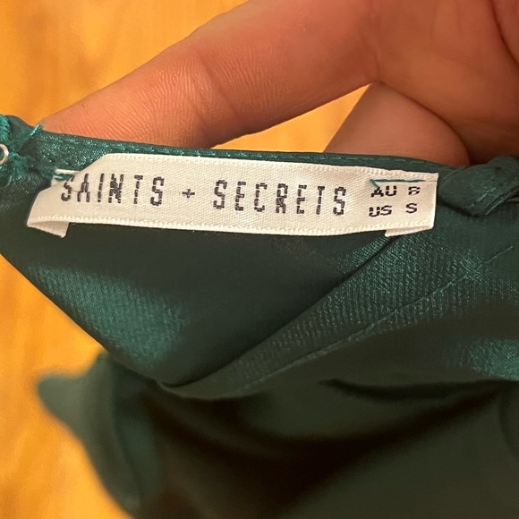 SAINTS + SECRETS GREEN SATIN DRESS - Picture 6 of 9